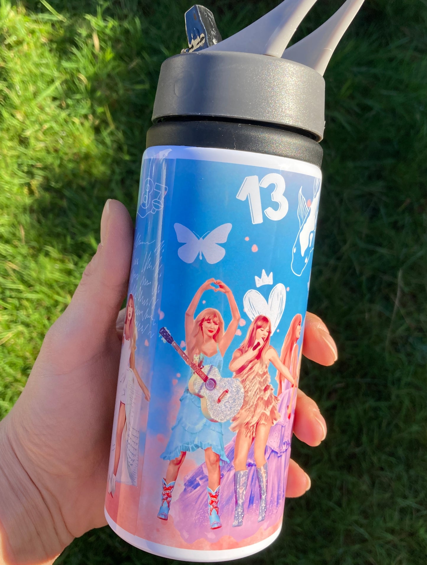 TS Blue Eras outfits water bottle 600ml