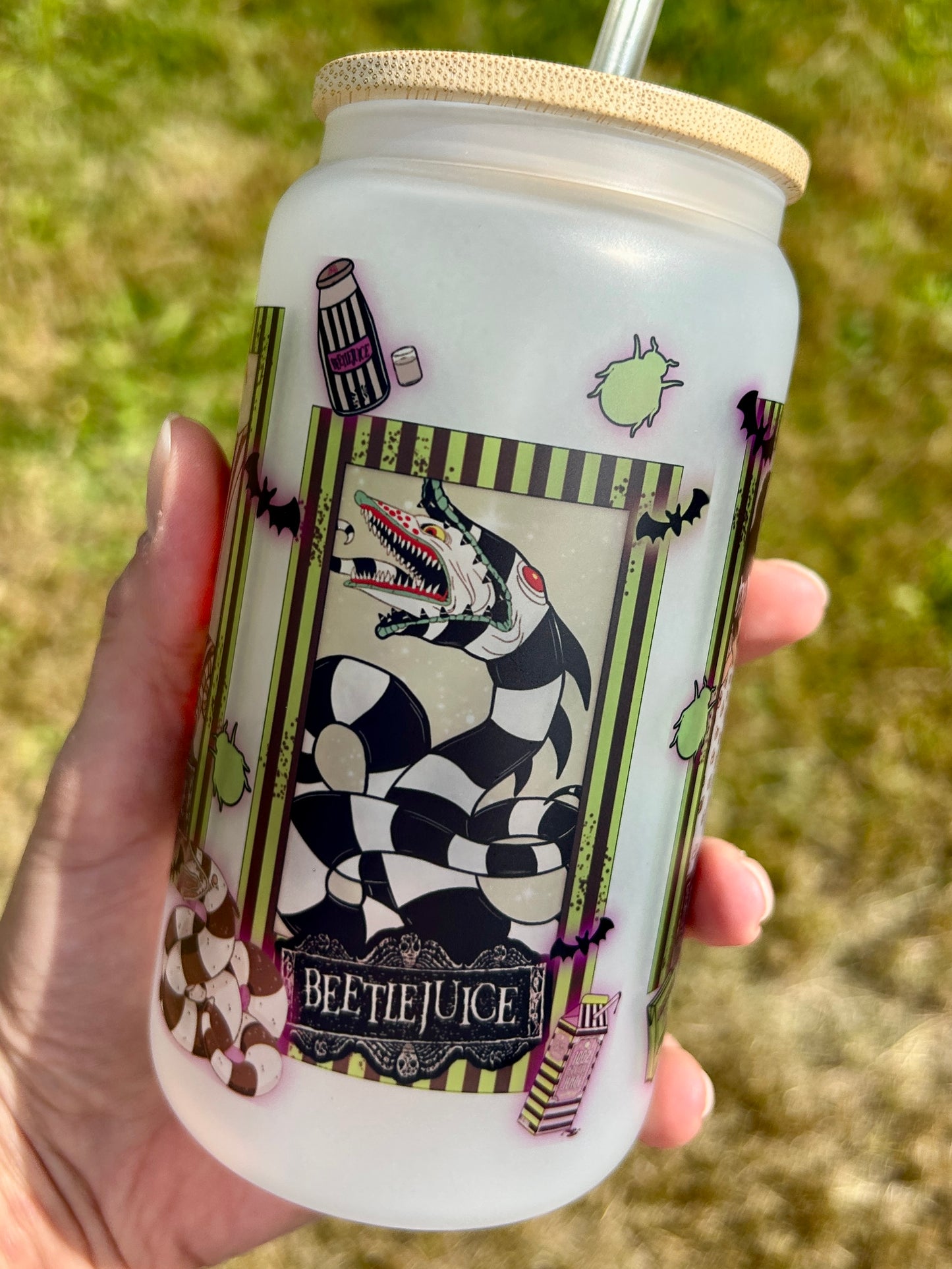 Beetlejuice - Libbey cup - glass can with bamboo lid and glass straw