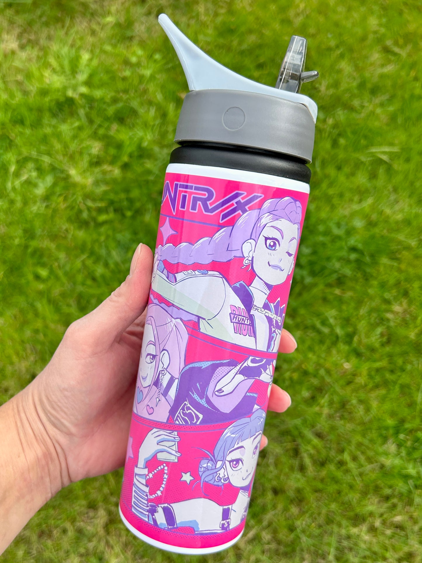 Demon Hunters hot pink 750ml water bottle
